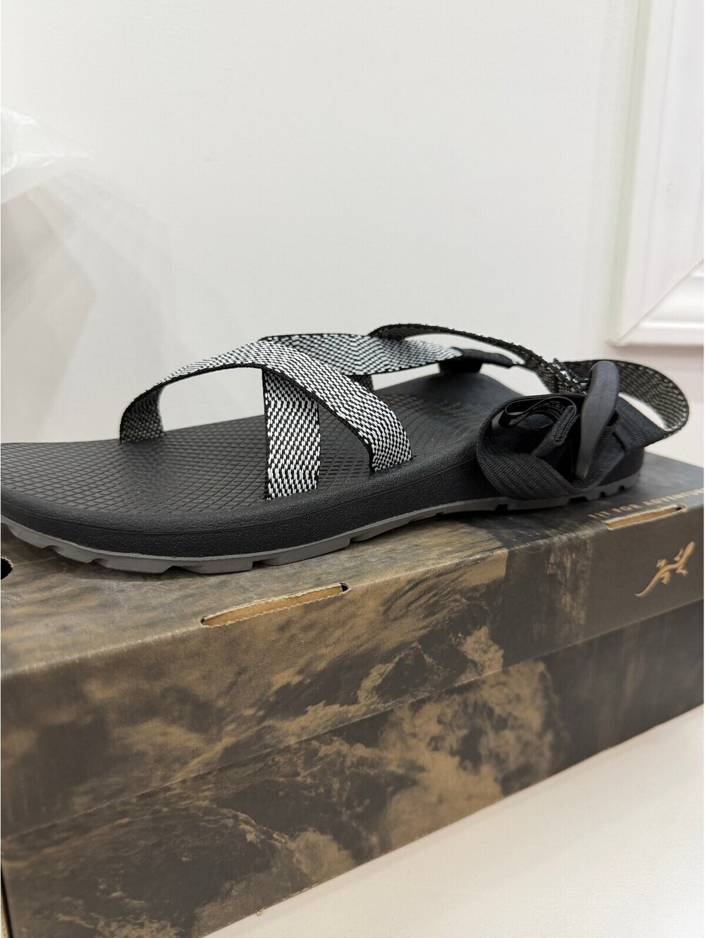 Chaco ZCloud Excite B+W Black Women's Sandals Size 11